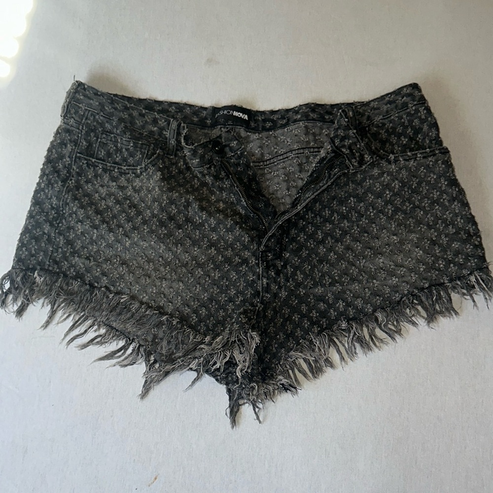 Womens Size 18 Fashion Nova Jean Shorts.